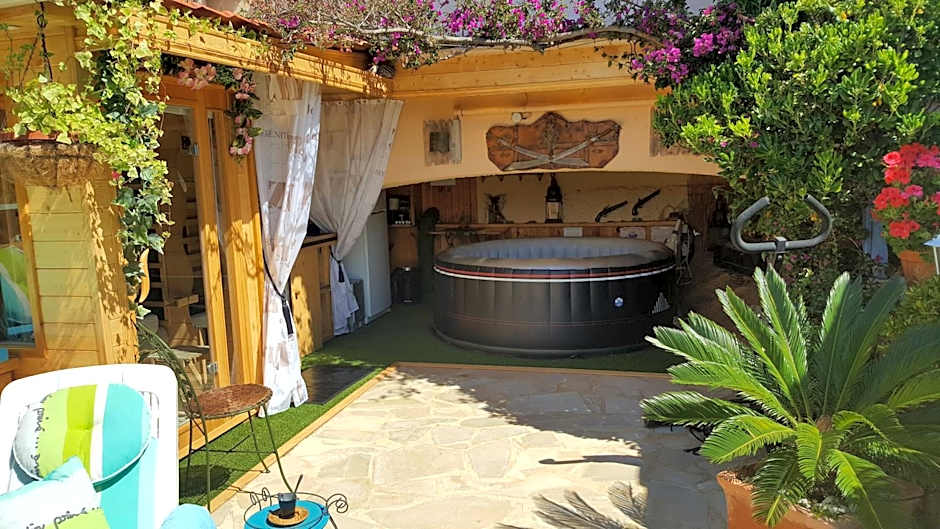 Coeurs de Pirates en Hiver SPA SAUNA TERRASSES ABRITES & CHAUFFES JARDIN Vélos B&B