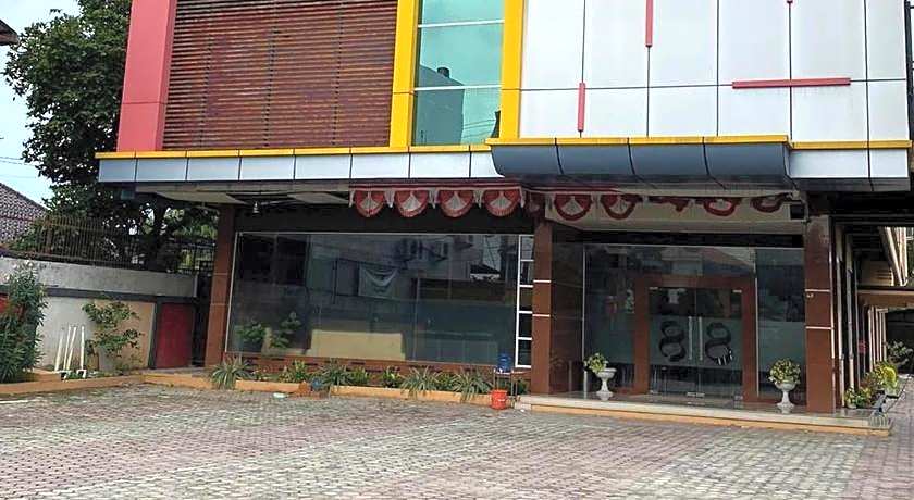 RedDoorz Plus Syariah @ Jalan Syiah Kuala Banda Aceh