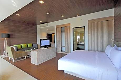 Santika King Suite
