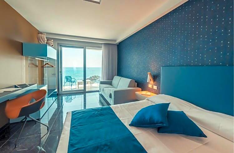 Nautilus Hotel