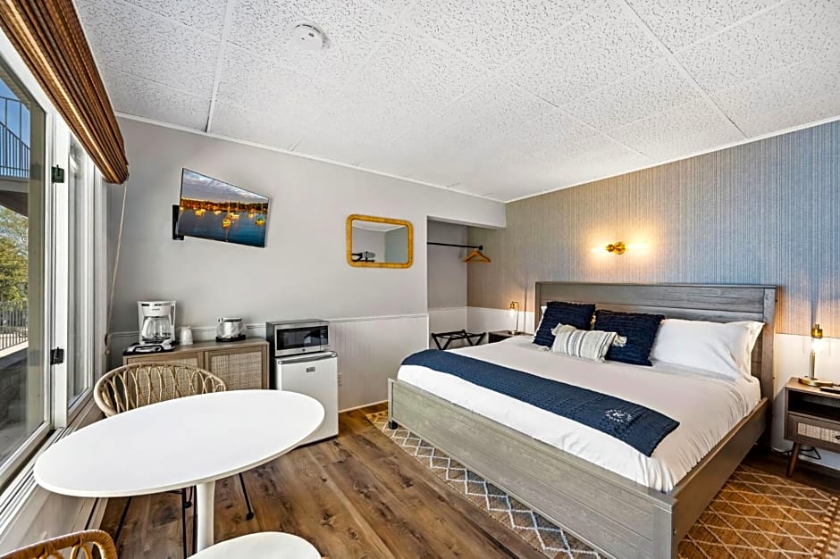 Fresh Coast Motel