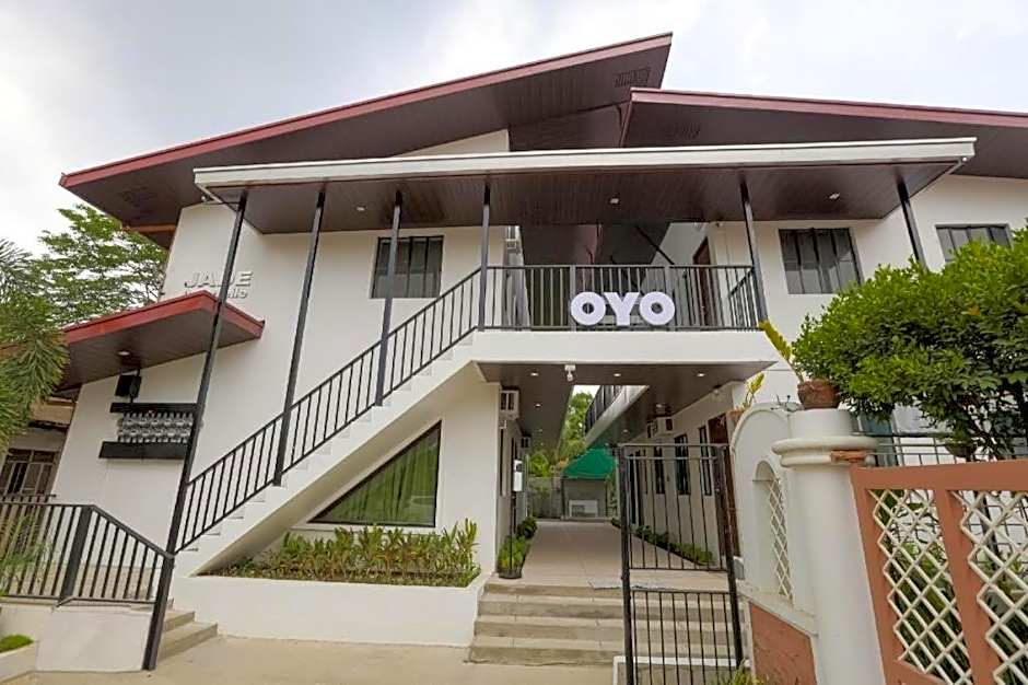OYO 736 Jade Apartelle
