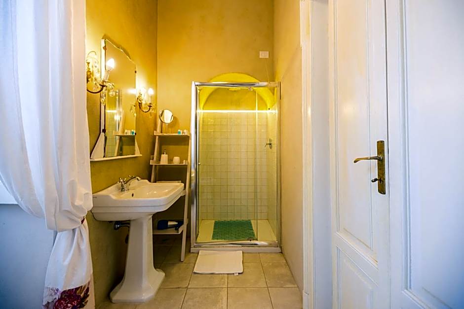 White Lilac Romantic B&B - Adults only