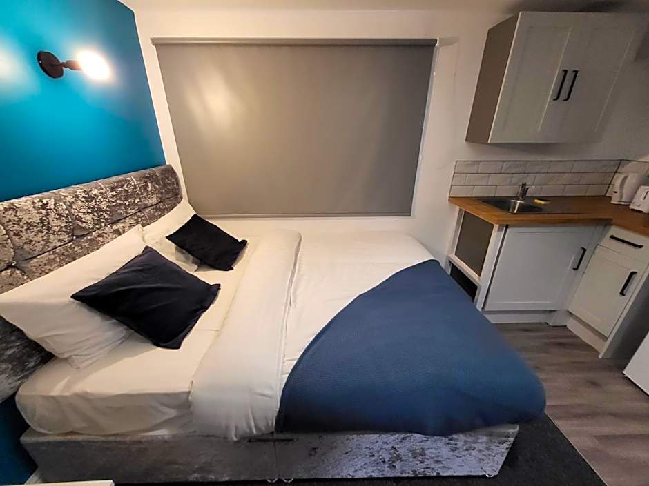 Premier Studios Nottingham - Tring Vale