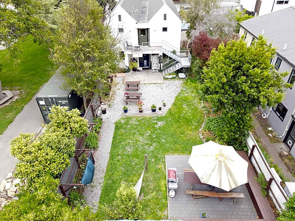 Around The World Backpackers