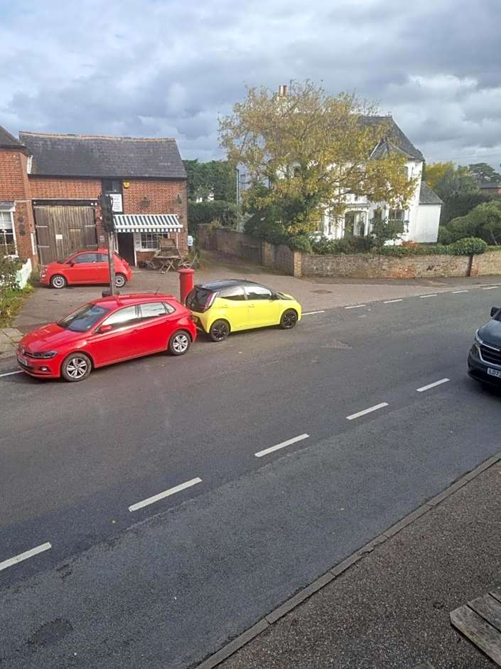 The Red Lyon Slinfold