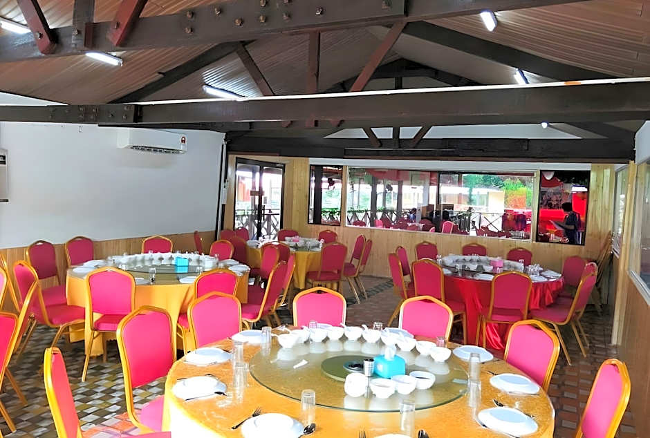 Gayang friendly water house homestay