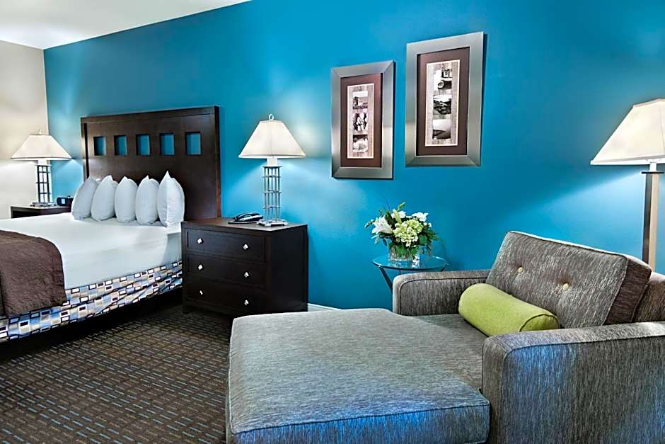 Oxford Suites Silverdale