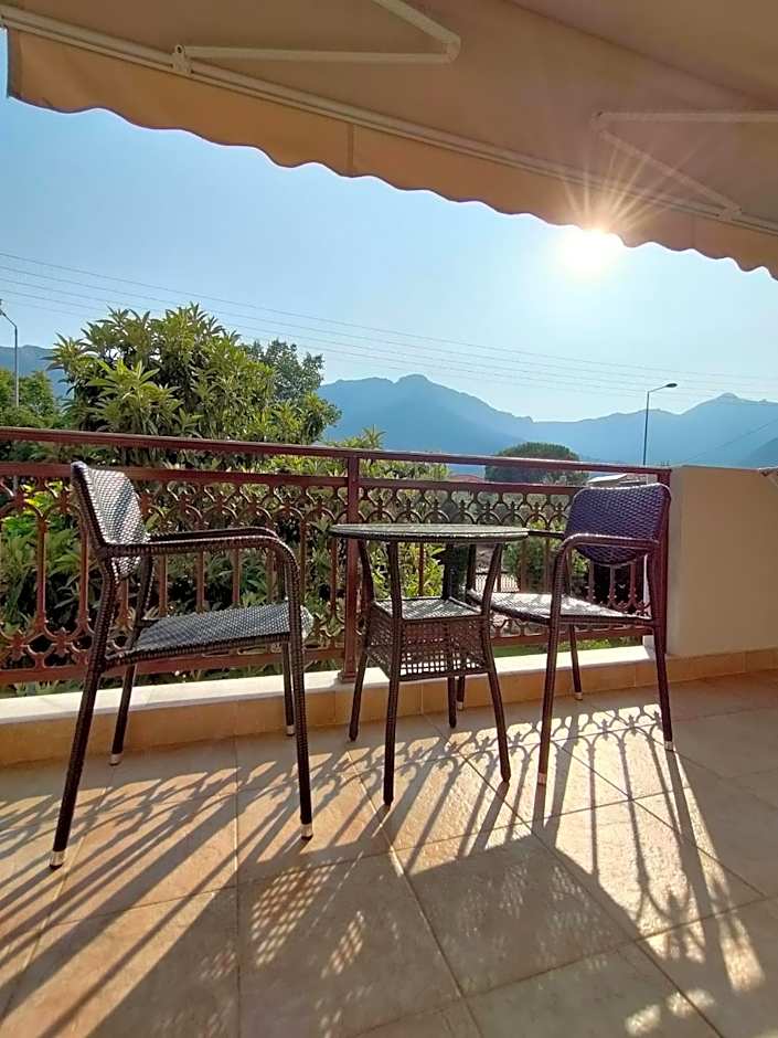 Anassa Deluxe Apartments & Studios