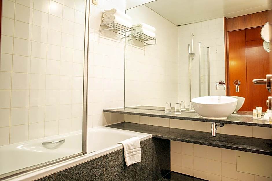 Vip Executive Arts Hotel