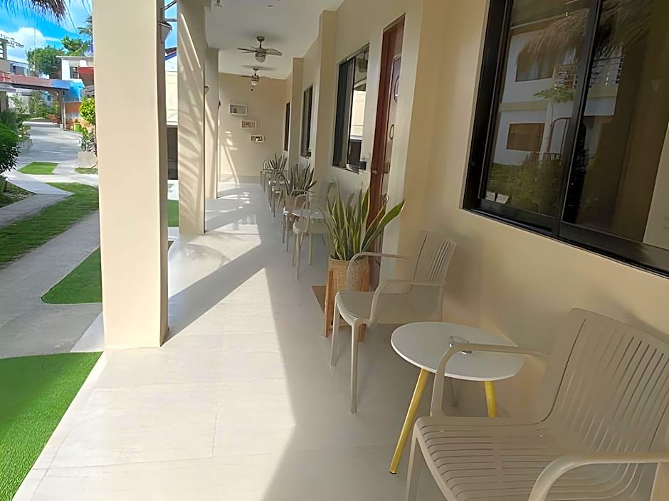 Harman Suites Moalboal