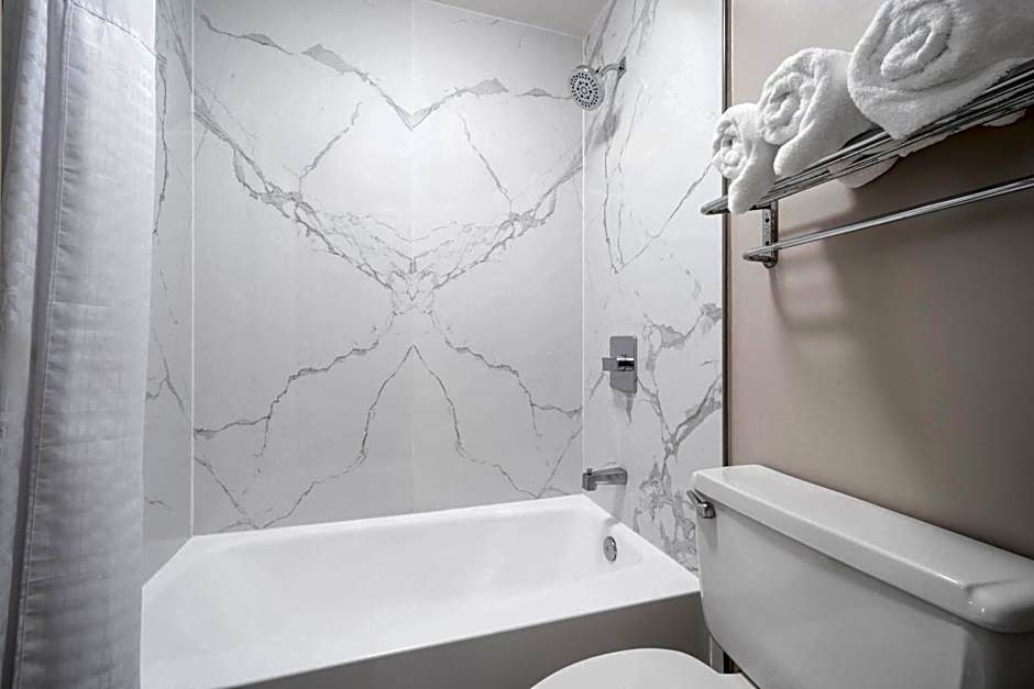 Super 8 by Wyndham Macon West