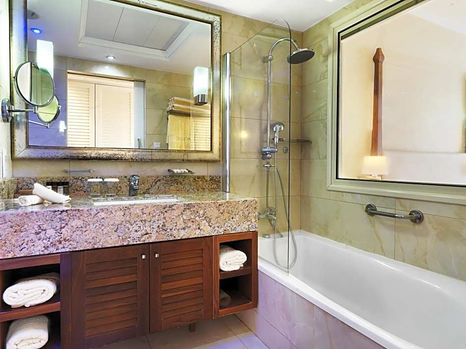 Alexander The Great Beach Hotel