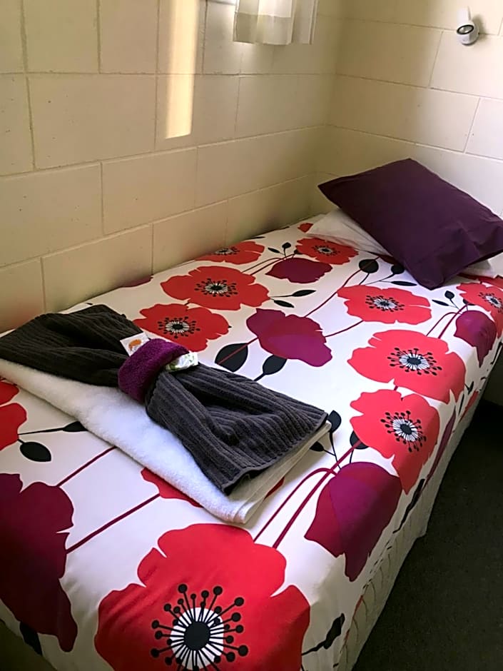 Picton House B&B and Motel