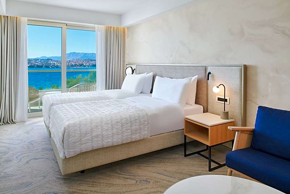 Le Meridien Lav Split