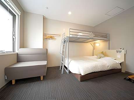 Main building,Standard floor,Regular,Triple room -Non-smoking
