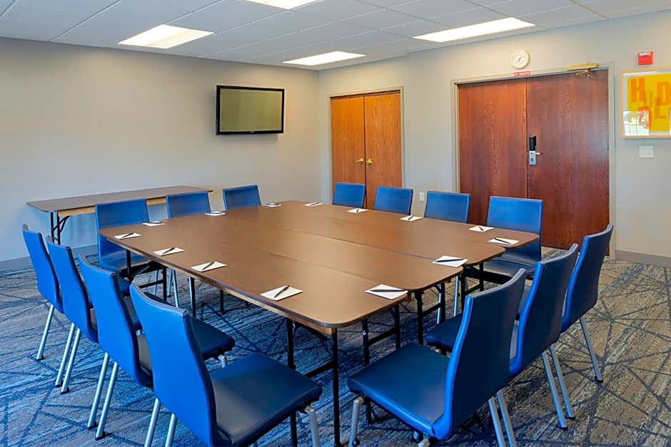 Holiday Inn Express Hotel & Suites Fort Atkinson By IHG