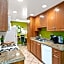 Beverly Hills Gem 1 BR Apt with Parking 218