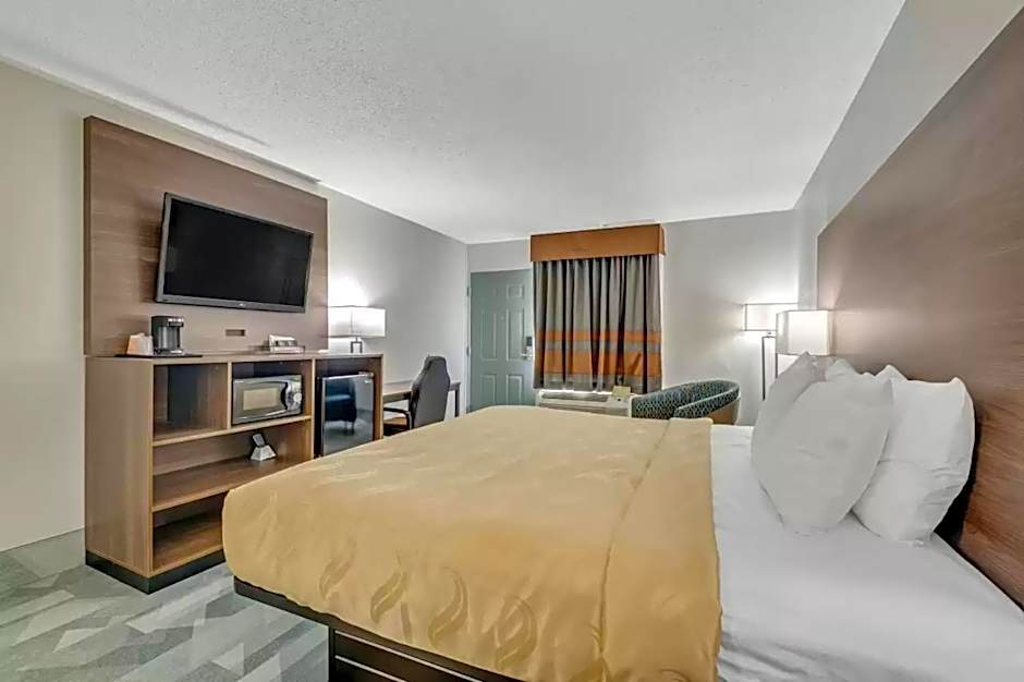 Quality Inn Dalton East