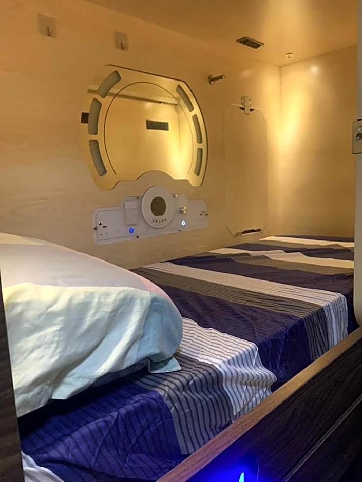 Sleep Cubee Hostel