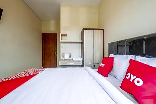 OYO 2132 Pondok Avicenna