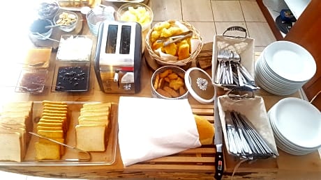 ELYCHRYSON Apartments/HOTEL