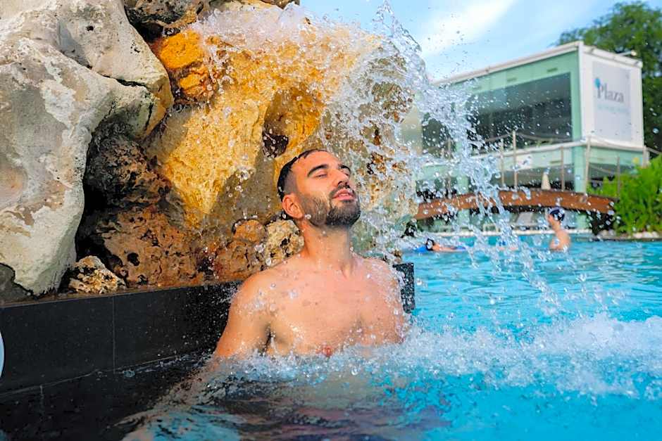 Panoramic Hotel Plaza