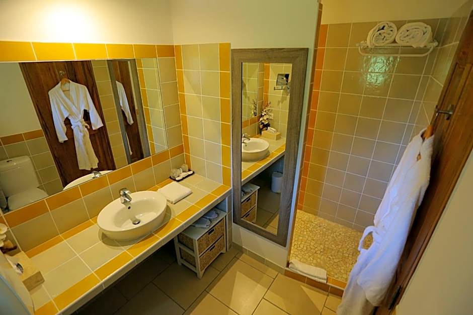 Maison CHENET - Les Chambres Entre Vigne et Garrigue - Teritoria