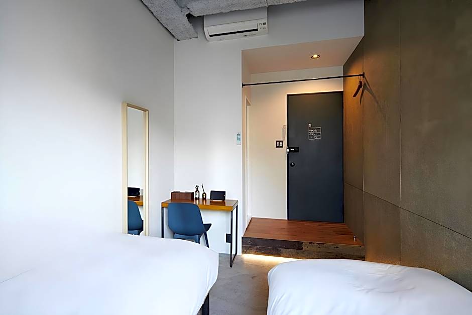 mizuka Imaizumi 1 - unmanned hotel -