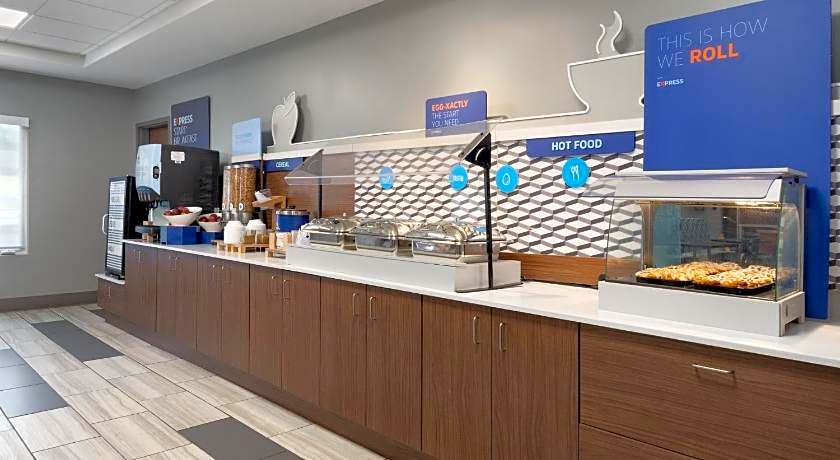 Holiday Inn Express Hotel &amp; Suites Saginaw By IHG