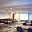 Holiday Inn Express & Suites Overland Park By IHG