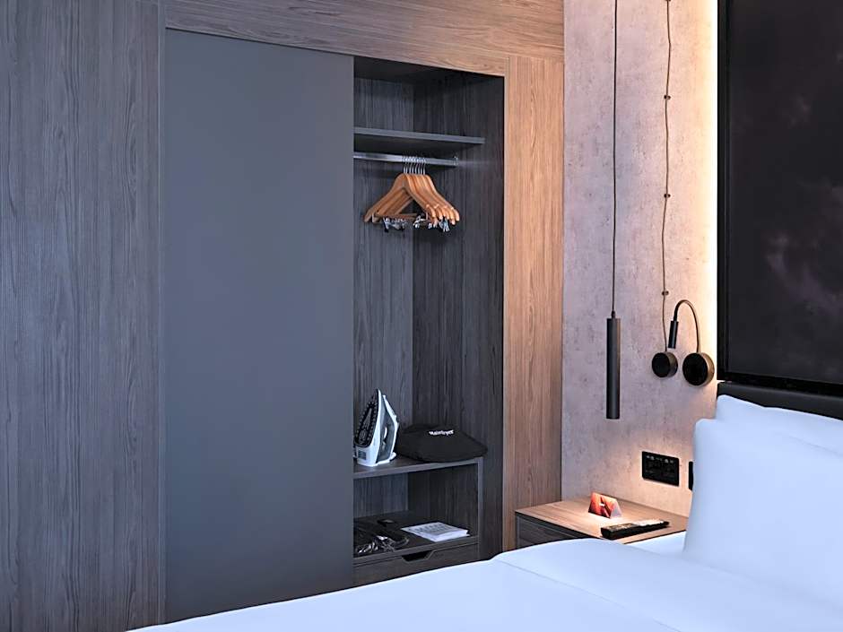 Radisson Red London Gatwick Airport