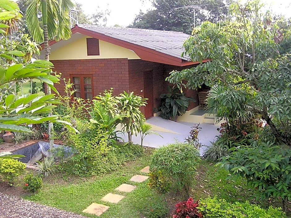 Khoom Kam Kaew