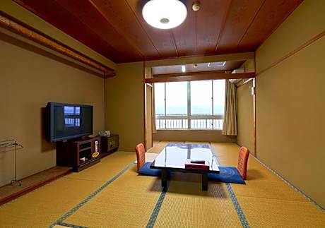 Japanese-Style Room with Shared Bathroom