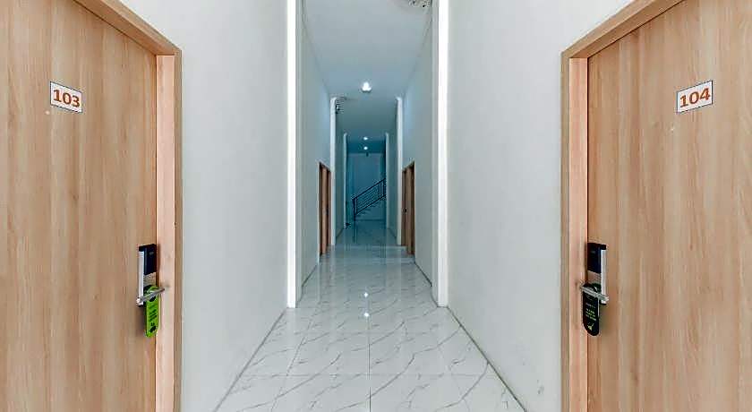 Urbanview Hotel La De Grizz Syariah Sampit by RedDoorz