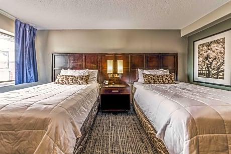 2 Double Beds, Smoking