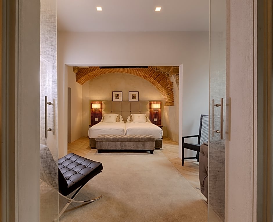 Donati Luxury Tower Suites