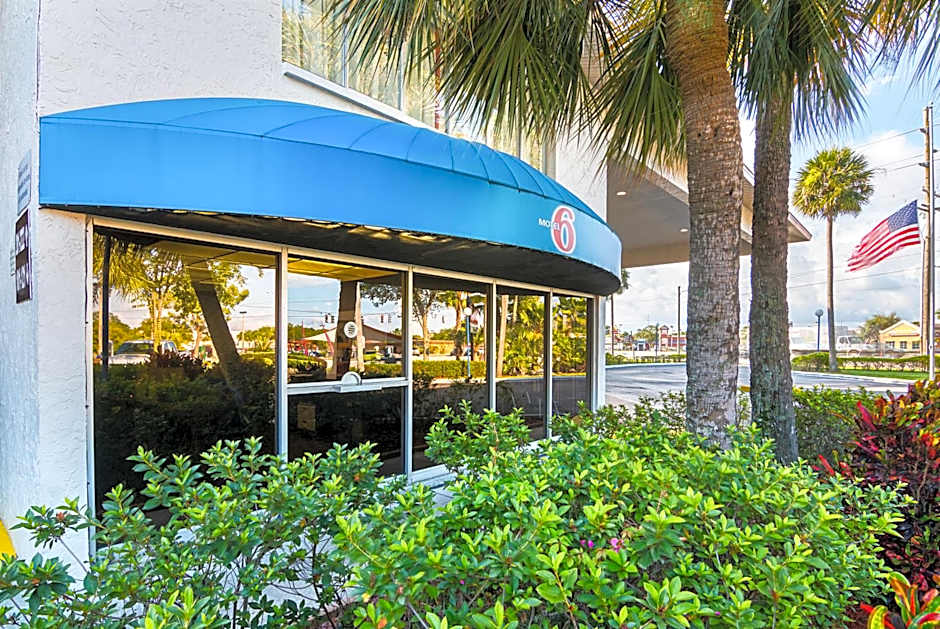 Motel 6 - Tampa Fairgrounds