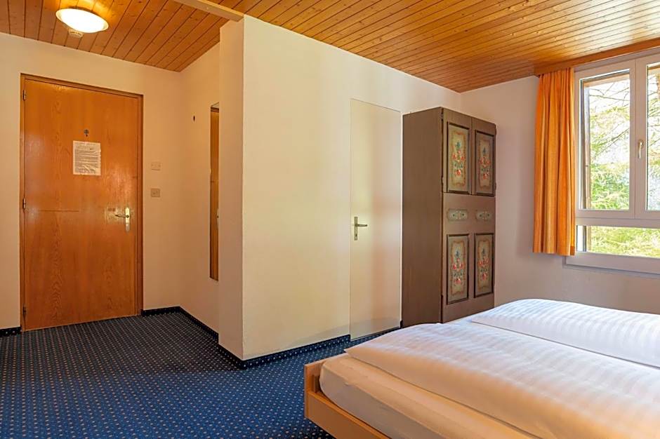 Hotel Bellevue - Traditional Swiss Hideaway