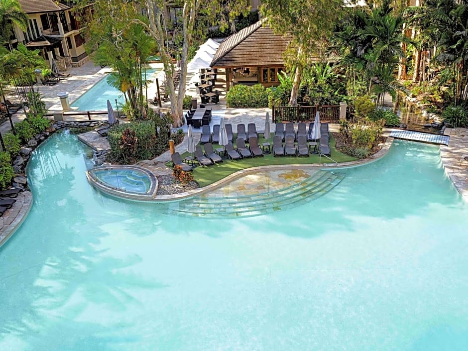 Pullman Palm Cove Sea Temple Resort & Spa