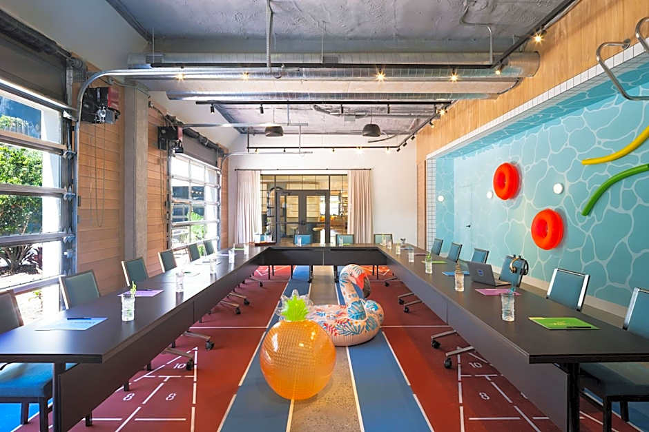 Moxy St. Petersburg Downtown