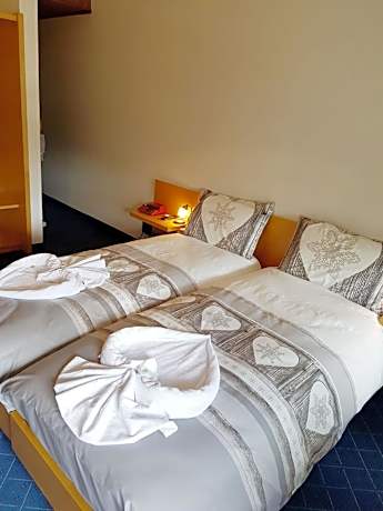 Deluxe Double Room with Extra Bed