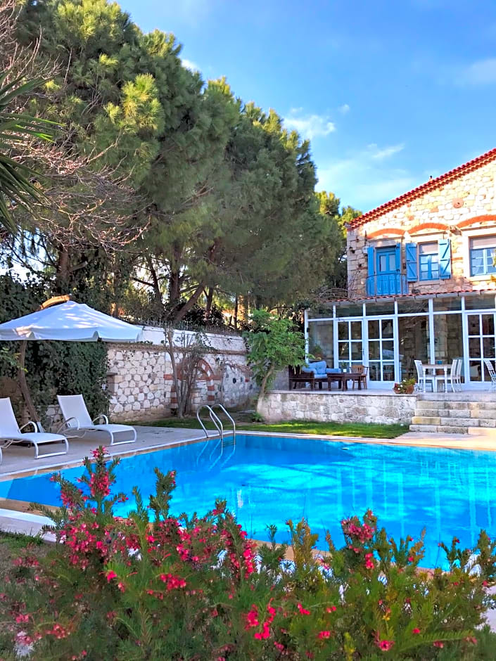 Alacati Zeytin Konak Hotel