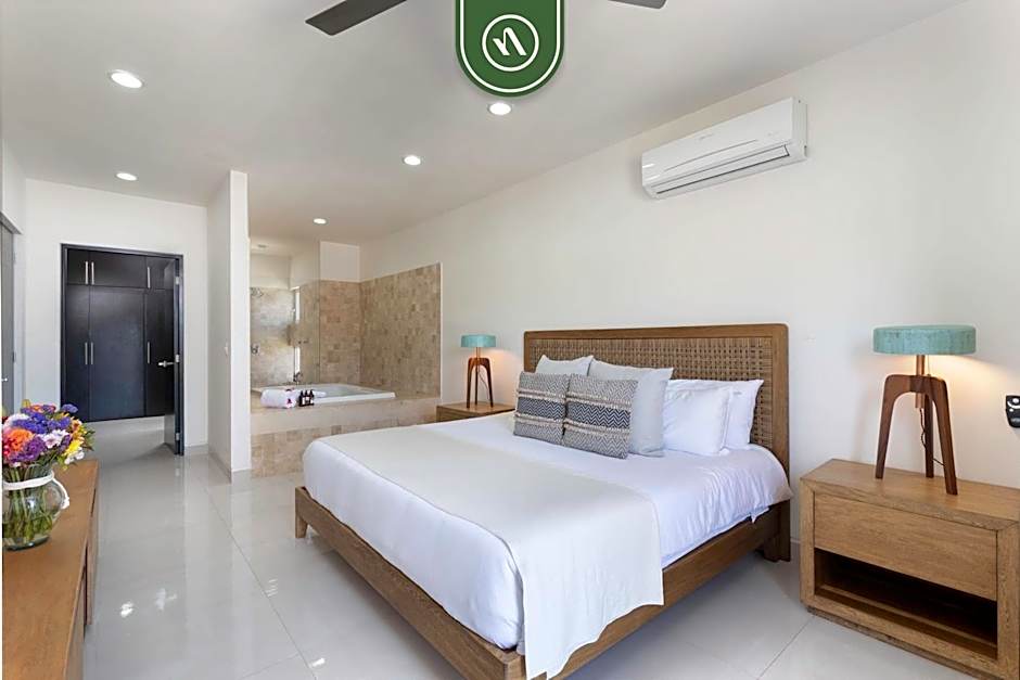 Brand New 3 BR Penthouse - Oceanview Rooftop Pool