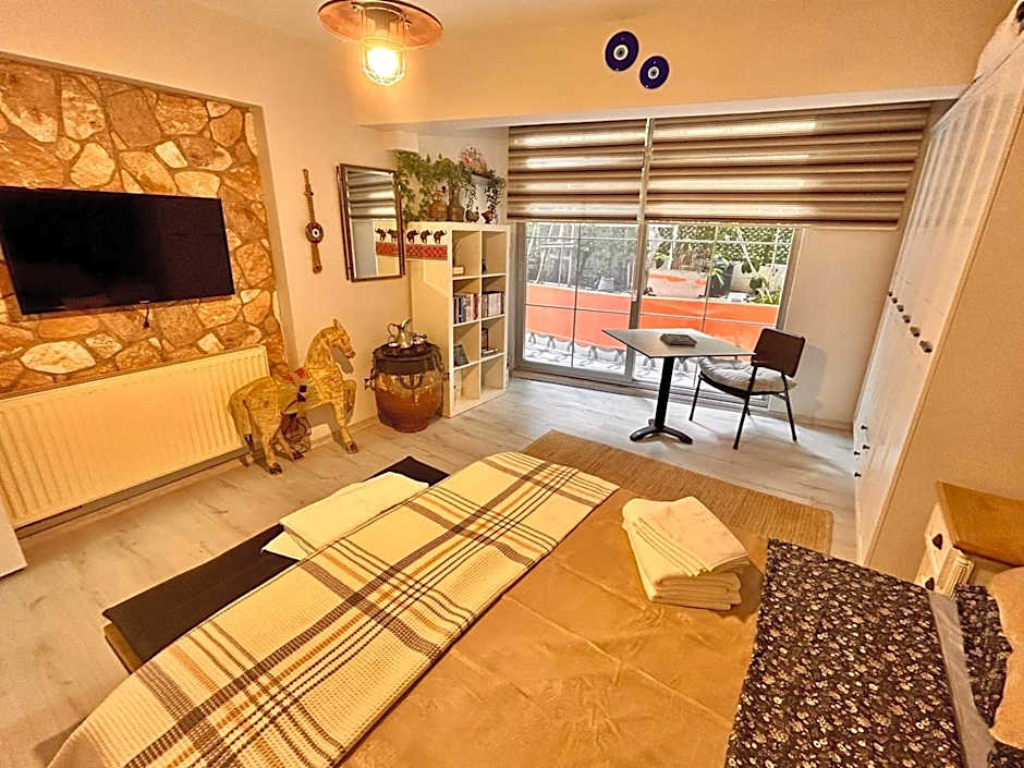 Izmir Home & Garden