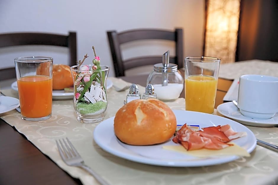 Hotel Hüttl - Garni