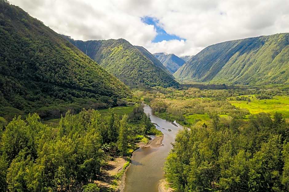 Waipi'o Lodge