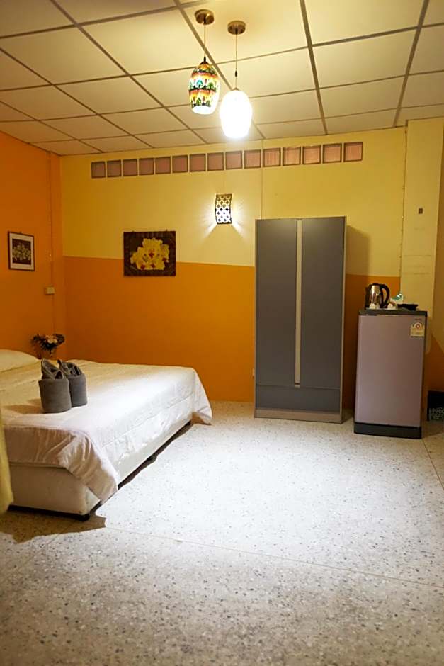 Holiday Phangan - Hostel & Bar