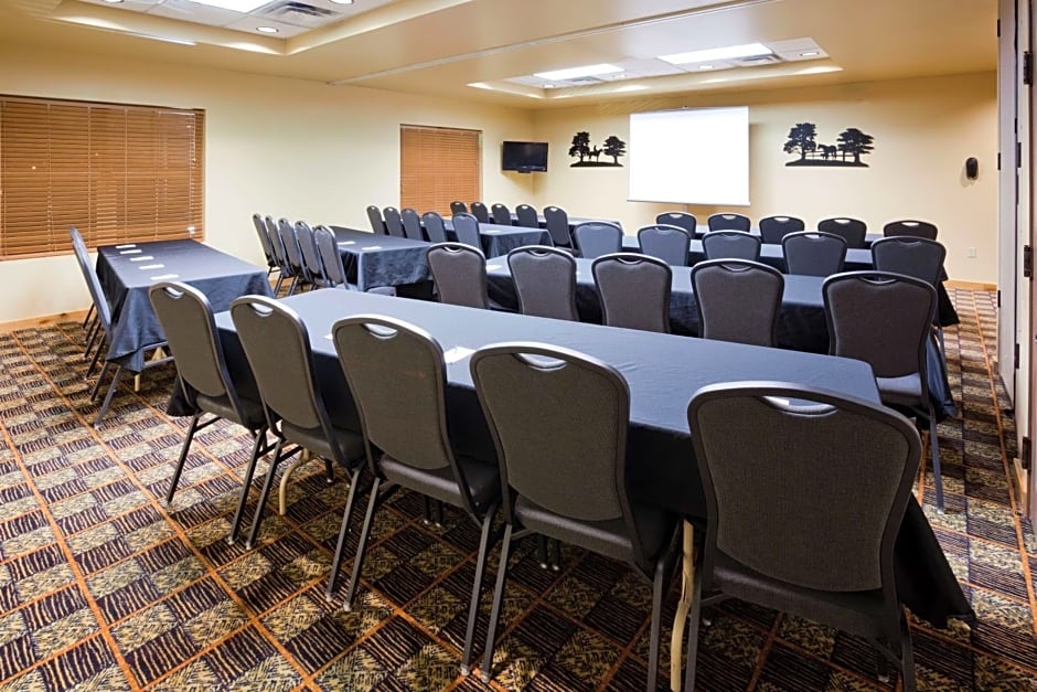 AmericInn by Wyndham Fargo Medical Center