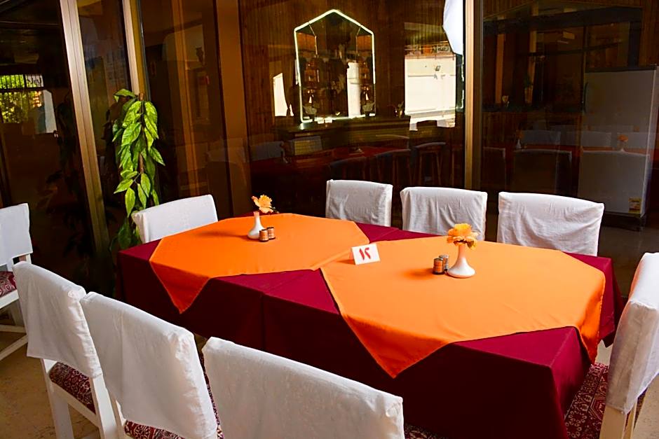 Shady Hotel Luxor